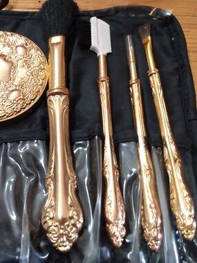 Vintage Style Ornate Gold tone Vanity Makeup Brush & Mirror Set Unused